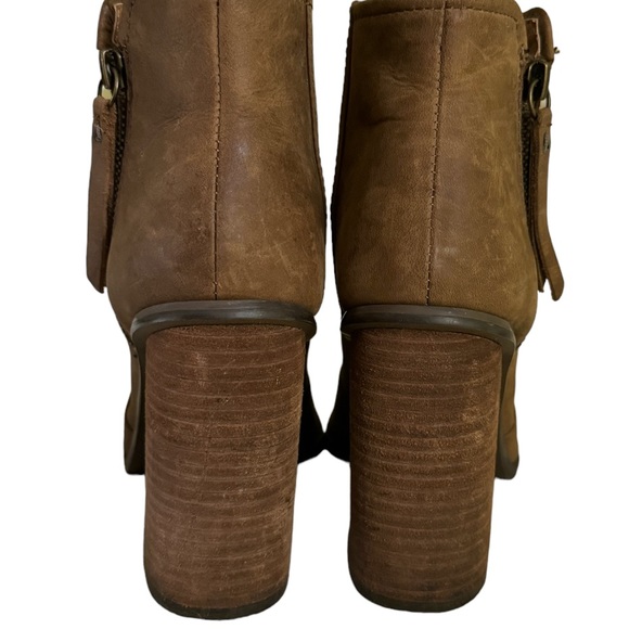 Kelsi Dagger Brooklyn
Womens Side Zip Block Heel Peep Toe Booties Brown Size 7.5 - Picture 5 of 14